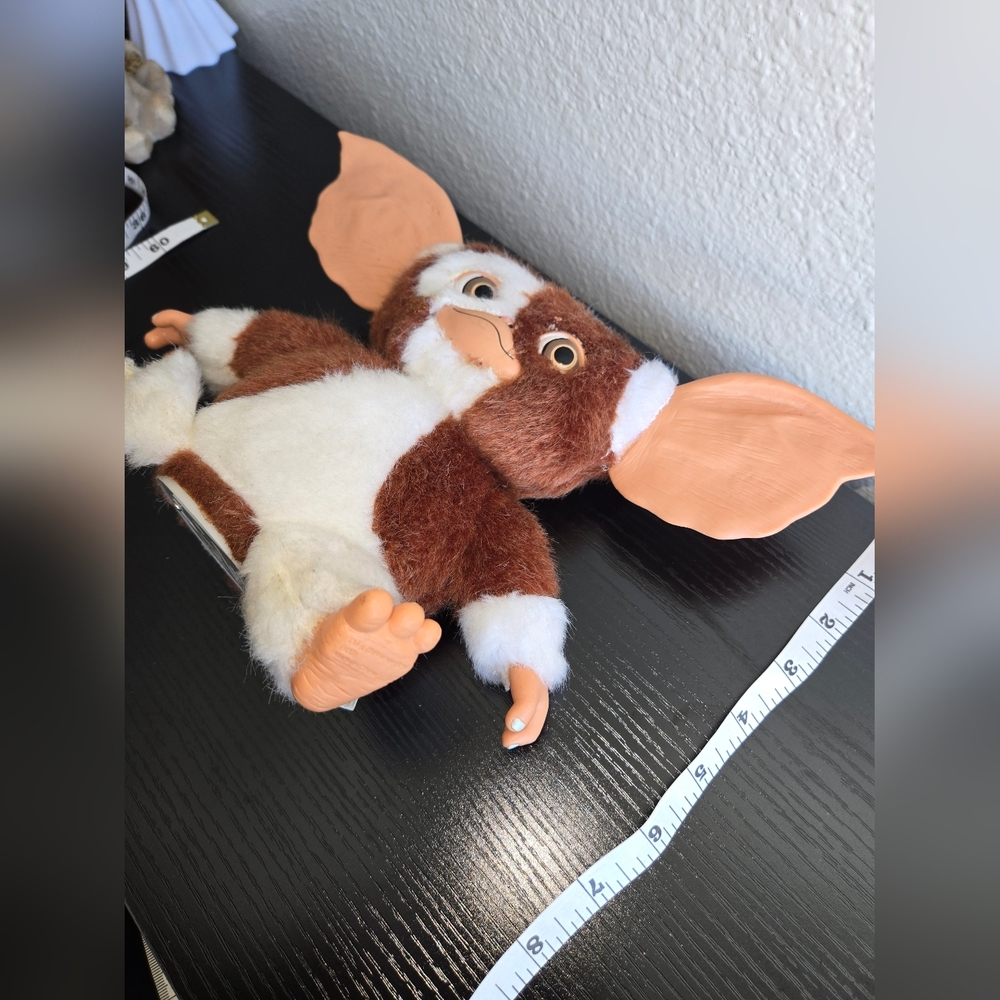 NECA Gremlins Dancing Gizmo Plush Mogwai Singing Dancing - Picture 10 of 10